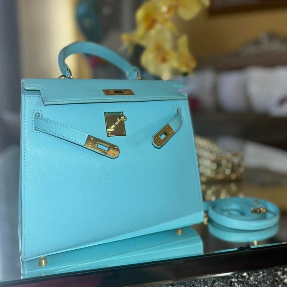 Elegant Blue Handbag - Picture 5 of 5